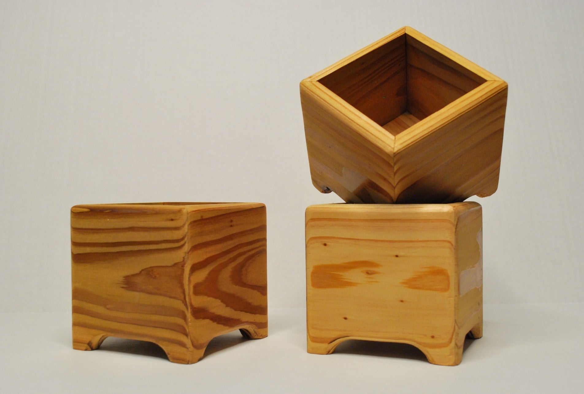 Handmade cubic cedar planter boxes – rustic wooden indoor/outdoor plant containers with finger joints, drainage holes, and eco-friendly natural finish. Perfect for herbs, succulents, or decorative storage.