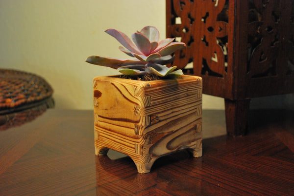 Handmade cubic cedar planter boxes – rustic wooden indoor/outdoor plant containers with finger joints, drainage holes, and eco-friendly natural finish. Perfect for herbs, succulents, or decorative storage.